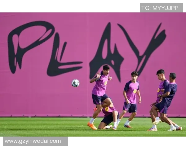 足球明星在巴塞罗那奢华豪宅中的生活与训练揭秘 足球明星在巴塞罗那奢华豪宅中的生活与训练揭秘