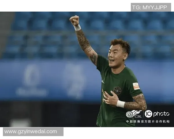 足球明星背后的故事与成就揭秘让我们一起走进他们的辉煌人生 足球明星背后的故事与成就揭秘让我们一起走进他们的辉煌人生